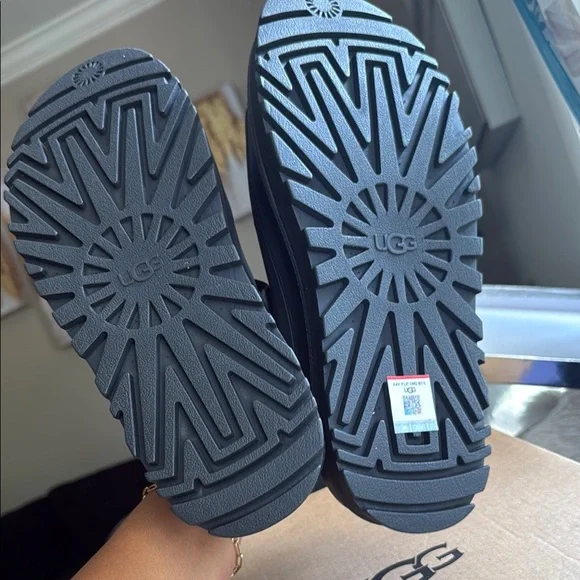 UGG Women's Goldenglow Sandals Black - Picture 5 of 7